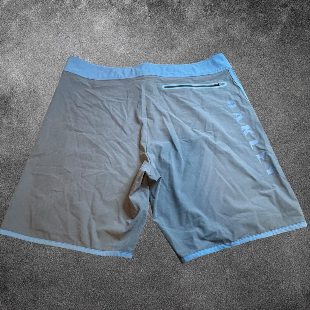 Oakley Board Shorts Mens 38 Gray Blue Performance Fit Surf Swim Trunks Stretch - Picture 5 of 8